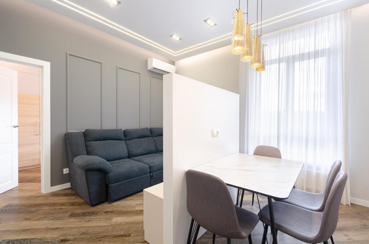 Petrovdom Ж38 In Luxury Apartments At 68 Zhylyanska Street,38 Perlyna Kyiv Exterior photo