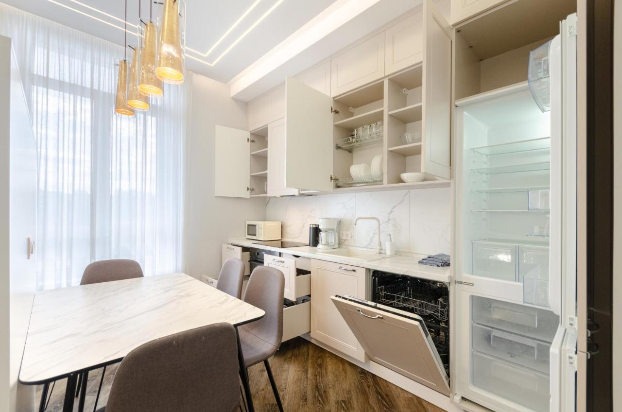 Petrovdom Ж38 In Luxury Apartments At 68 Zhylyanska Street,38 Perlyna Kyiv Exterior photo